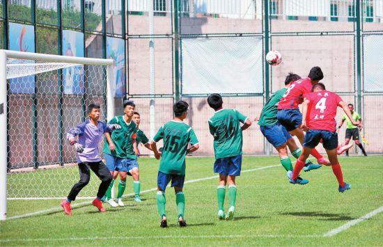 云南省十六运会青少年足球赛揭幕