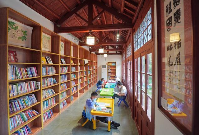 山东烟台：城市书房觅书香