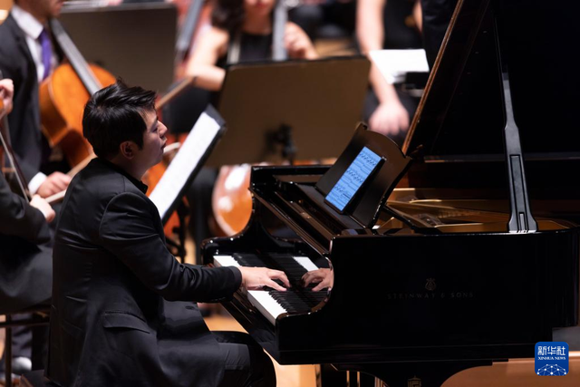 中国钢琴家郎朗献艺卢布尔雅那音乐节