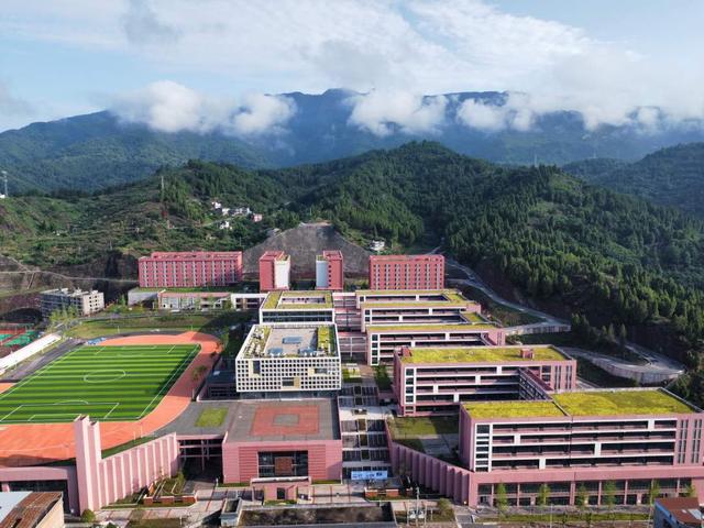 重庆开州区新添一所中学