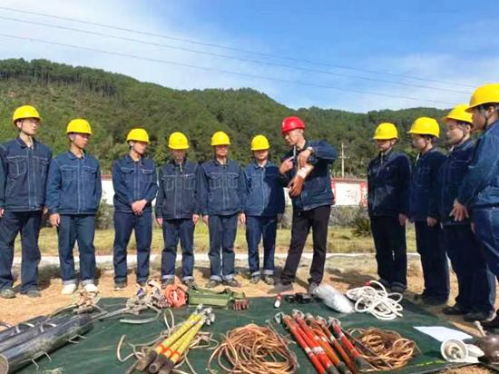 湖南：“电力励志工程”点亮寒门学子乡村振兴梦