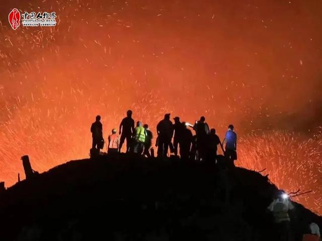 「人物界」一座城，一场火；一群人，一面旗！