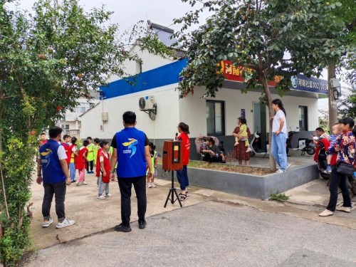 河南社区网格员组织开展“趣享运动 友谊同行”活动