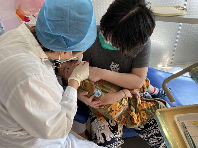 3岁乳牙患龋率47.2%!上海推进“一老一小”口腔健康惠民服务