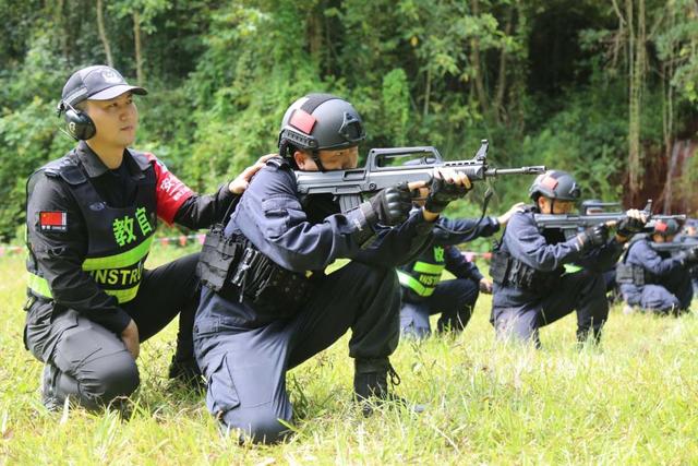 提升实战能力，云南畹町边检站开展实弹射击演训