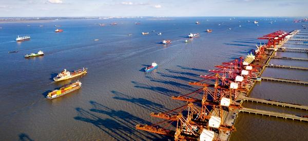 港口雄开万里流丨由“大”到“强” 看江苏港口十年蝶变