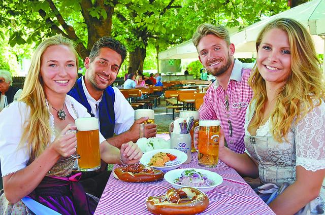 啤酒花园承载德国酒文化