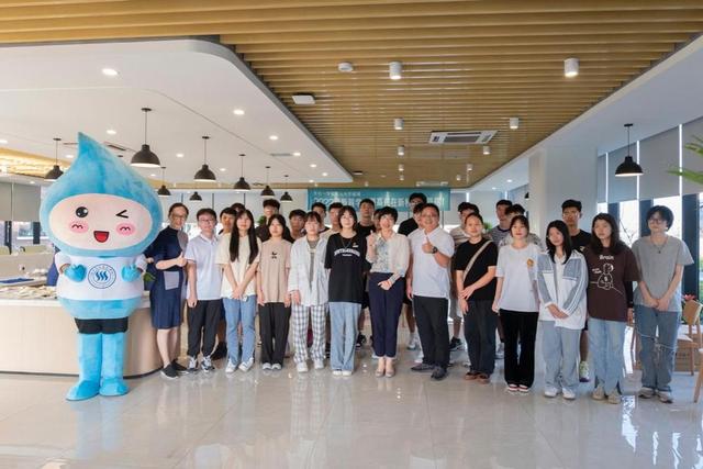 浙江水利水电学院用“心”迎“新”