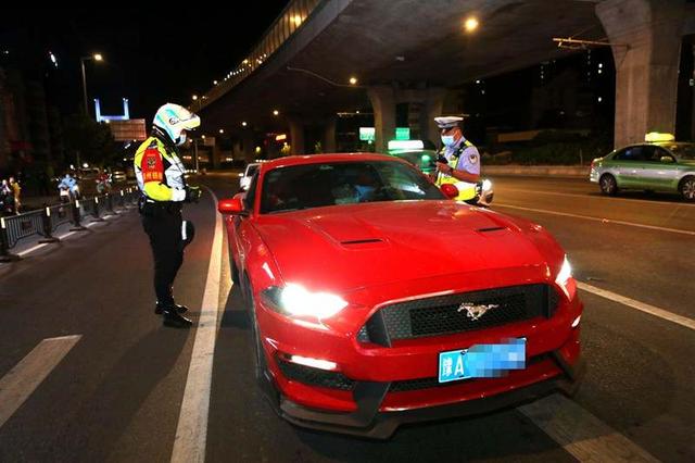 针对机动车“炸街”,郑州交警首次集中统一行动播