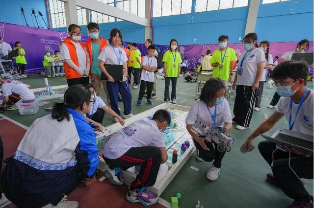 文山州青少年科技竞赛开赛了!播