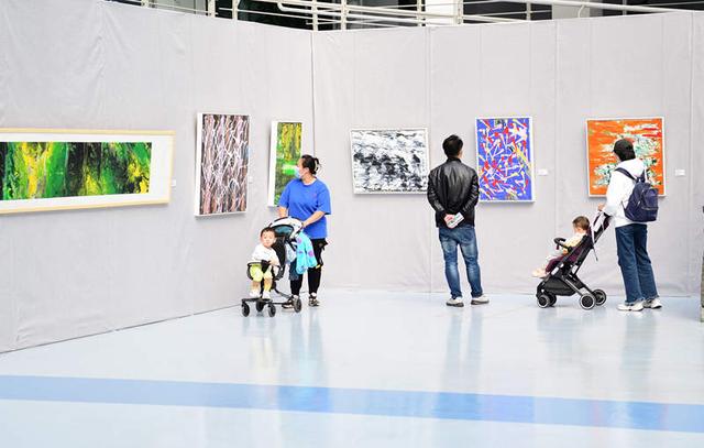 吉电股份举办“上市二十年 绿电报国情”公益绘画摄影展播