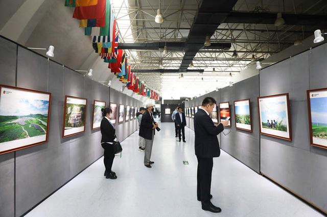 吉电股份举办“上市二十年 绿电报国情”公益绘画摄影展播