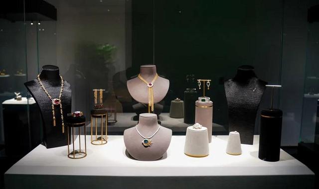 海派雅韵珠宝配饰艺术展亮相豫园华宝楼