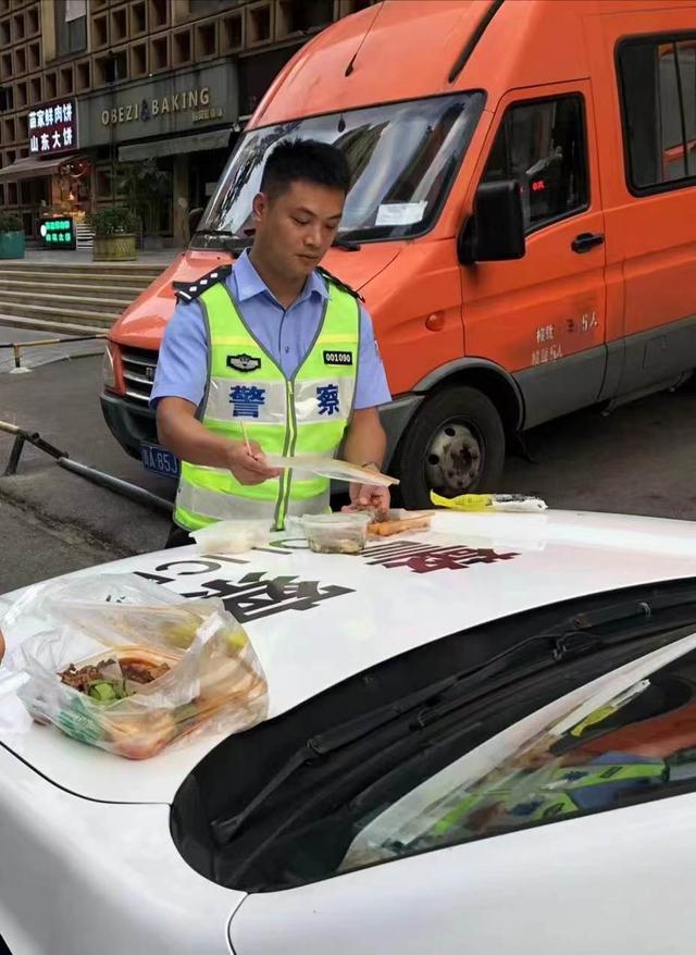 坚守在群众最需要的地方