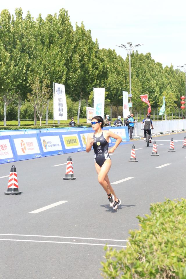 2022中国·黄河东营铁人三项赛鸣枪开赛