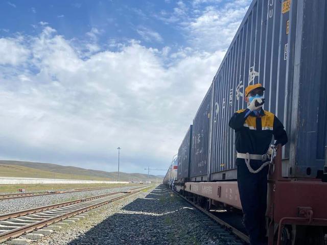 全力以赴坚守疫情防线 团结助力复工复产