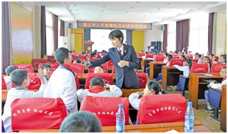 回望从检路 检察官何娅茜：让法治之光照进百姓心田