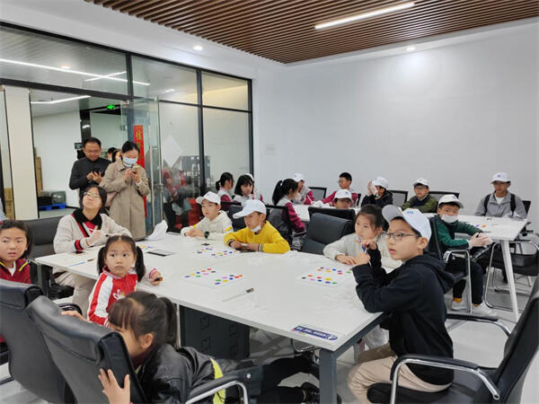 “中国智造·3D打印”科普亲子营体验活动在中国声谷制造中心成功举行