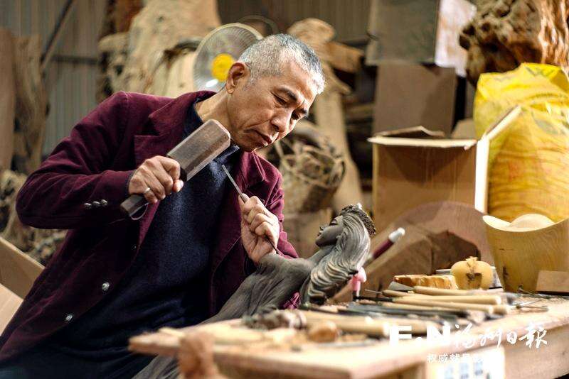 中国木雕艺术大师张其仕：刻刀为笔 描绘烟火人间