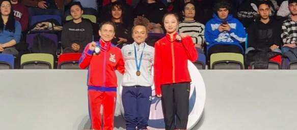 体操世界杯：中国选手邱祺缘高低杠夺冠