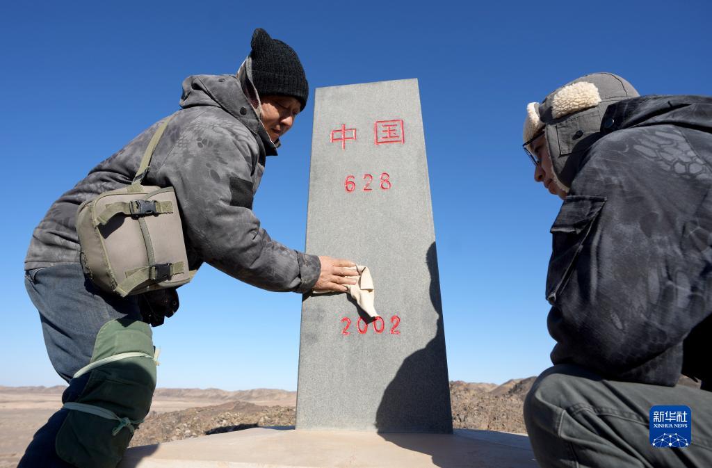 这一家，定居大漠四十载，百万公里巡边境