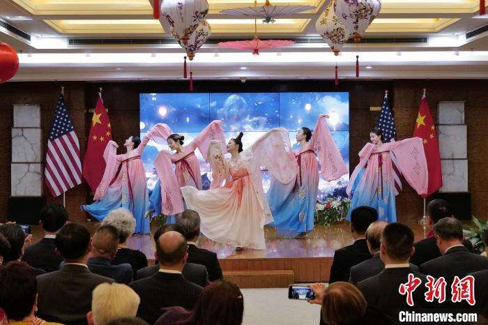 中国驻纽约总领馆举行2024年侨学界春节招待会