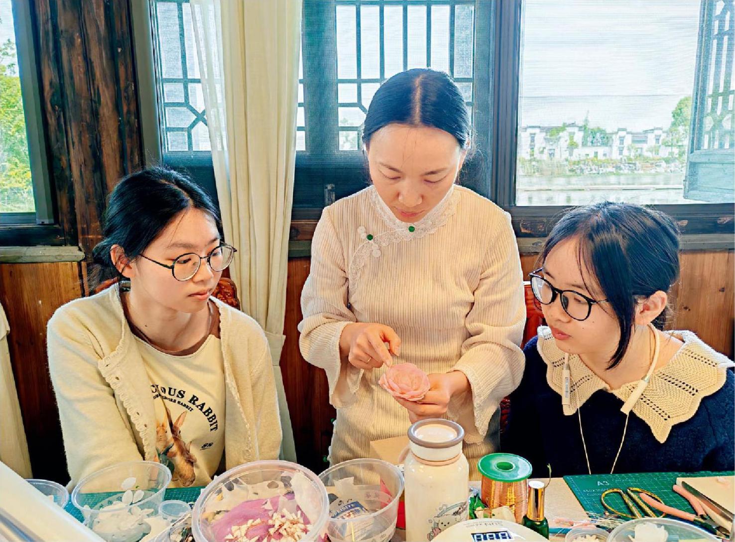 瘦西湖畔湘妹子 传承千年“不谢花”