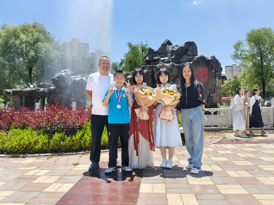 甘肃积石山双胞胎姐妹，双双考上985！