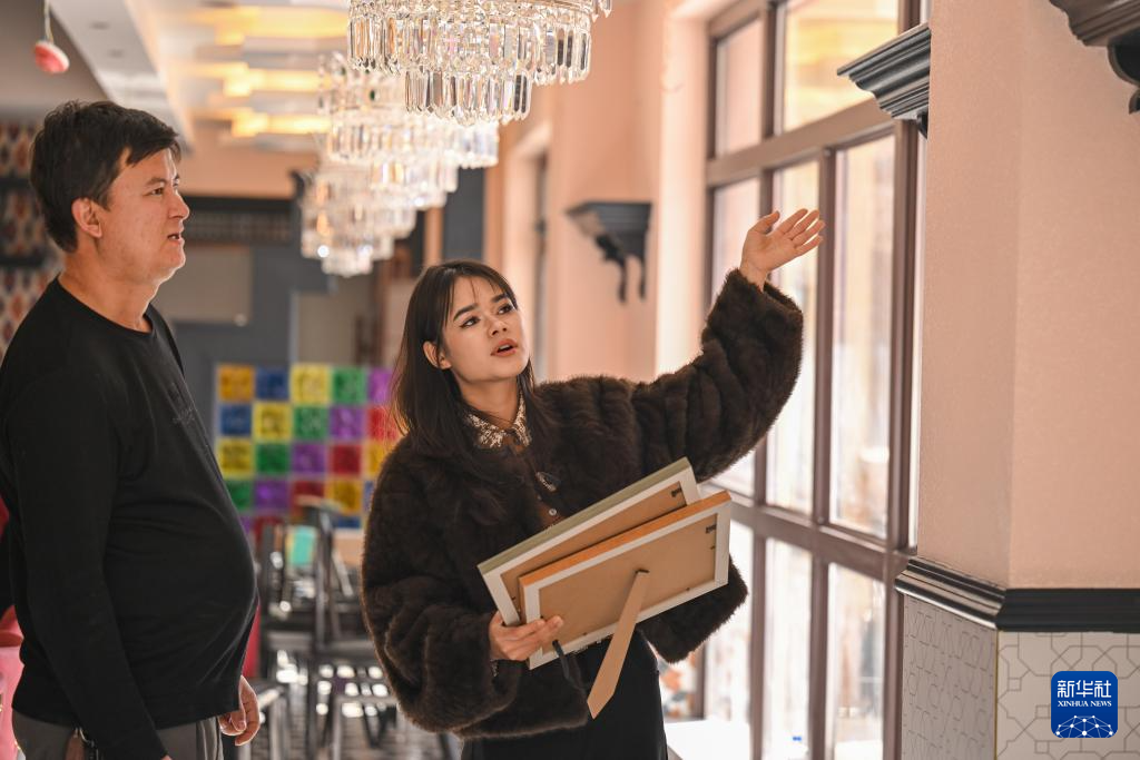 “00后”的画笔，落在千年桑皮纸上