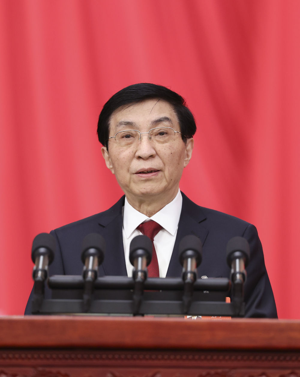 全国政协十四届四次会议在京开幕 习近平等党和国家领导人到会祝贺