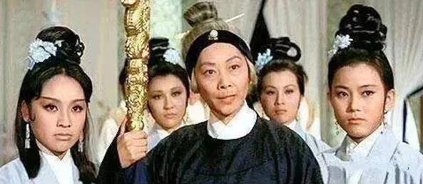 张大千泼彩《翠岭晴云》将拍卖,这幅画卢燕已珍藏多年