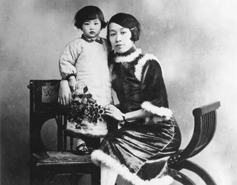 张大千泼彩《翠岭晴云》将拍卖,这幅画卢燕已珍藏多年