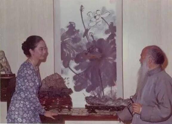 张大千泼彩《翠岭晴云》将拍卖,这幅画卢燕已珍藏多年