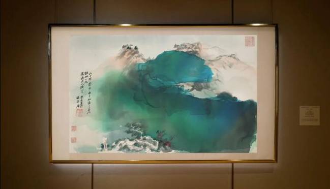 张大千泼彩《翠岭晴云》将拍卖,这幅画卢燕已珍藏多年